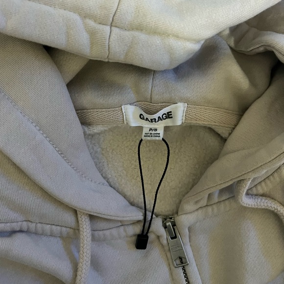 garage oversize zip up - Picture 2 of 4